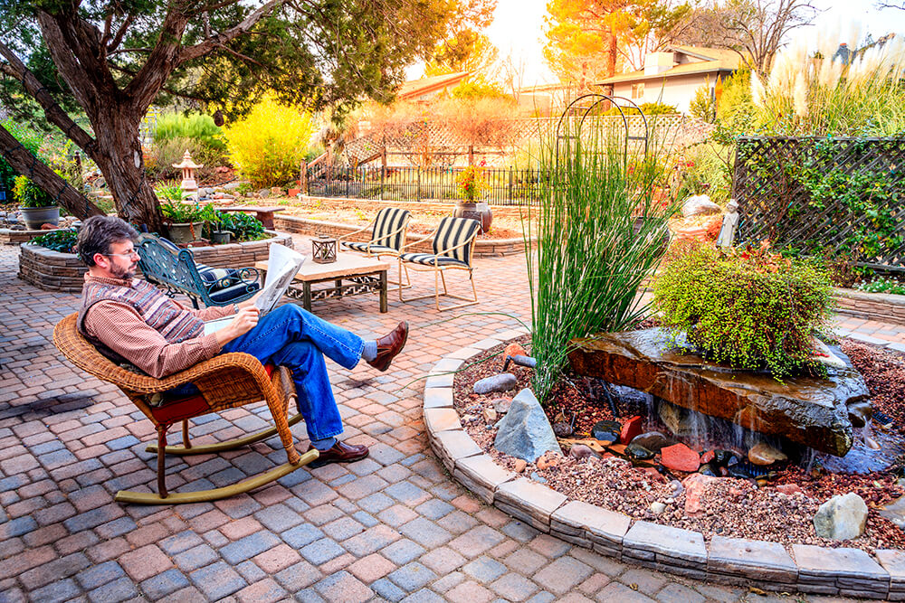 หน้านี้หน้าฝน! สวนเฉอะแฉะจัดการได้ด้วยการปูพื้น