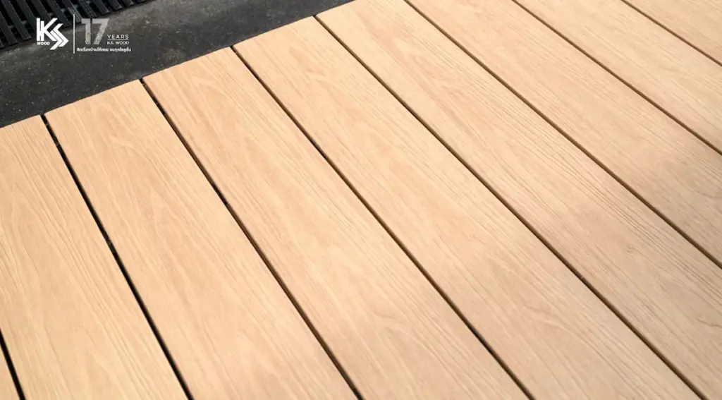 พื้นไม้เทียม สี Cedar